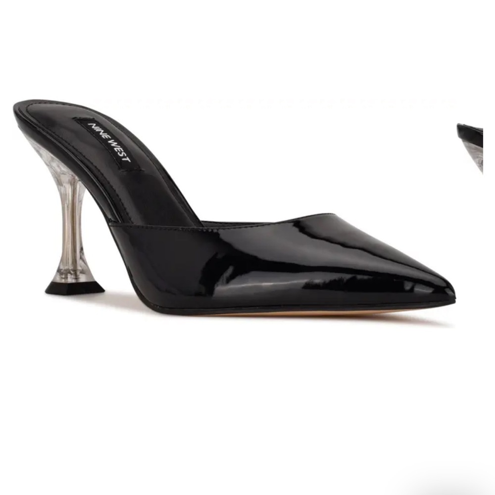 Hott Pointed Toe Mule
NINE WEST